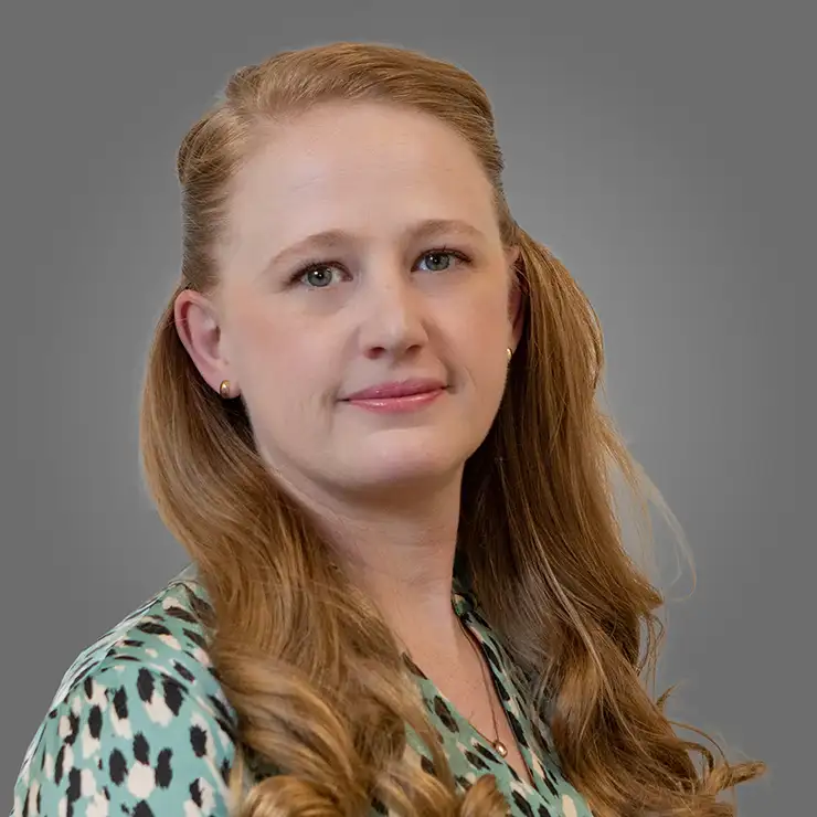 Caroline Reid headshot